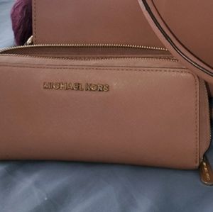 Michael Kors Saffiano wallet
